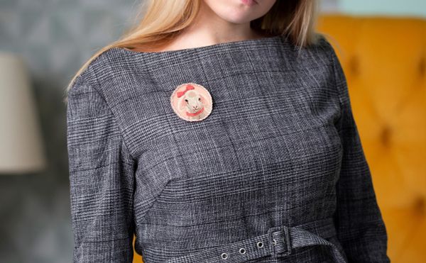 Набор для вышивания нитками Panna, Живая картина, Брошь. Овечка Дейзи, 5,5х5,5 см