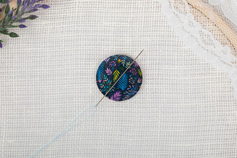 Игольница магнитная №14 Яркие перья, Gamma NEM