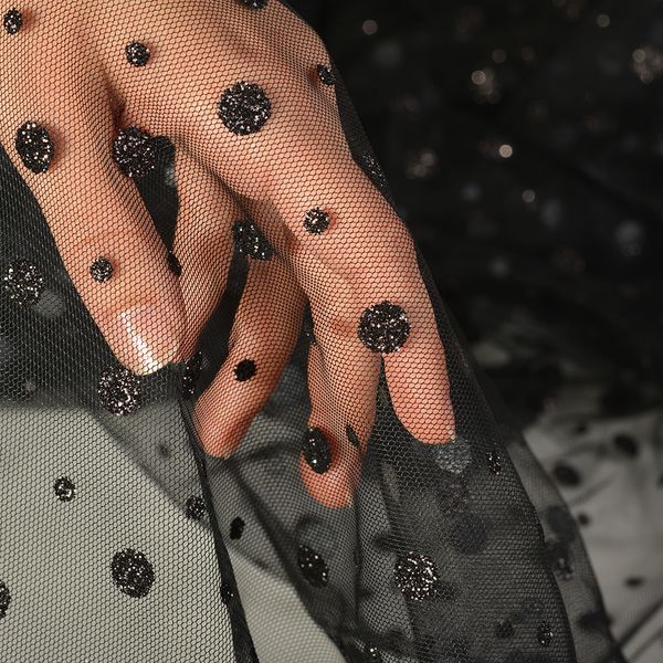 Фатин в горошек (флок) 150 см / 15-28 метров, 1712, цв.черный