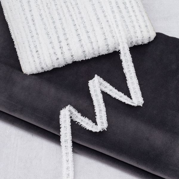 Тесьма отделочная твидовая 14 мм / 82.29 метра, с люрексом, белый/серебро, 3Al285