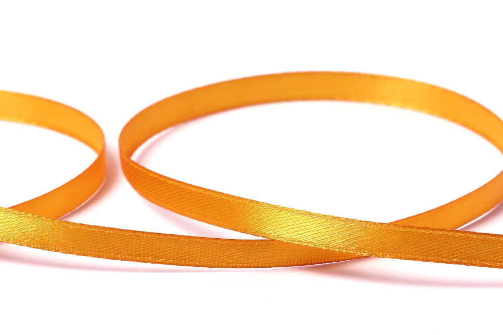 Лента атласная 1-сторонняя 6.0 мм / 33±2 метра, 120 т-желтый, Gamma