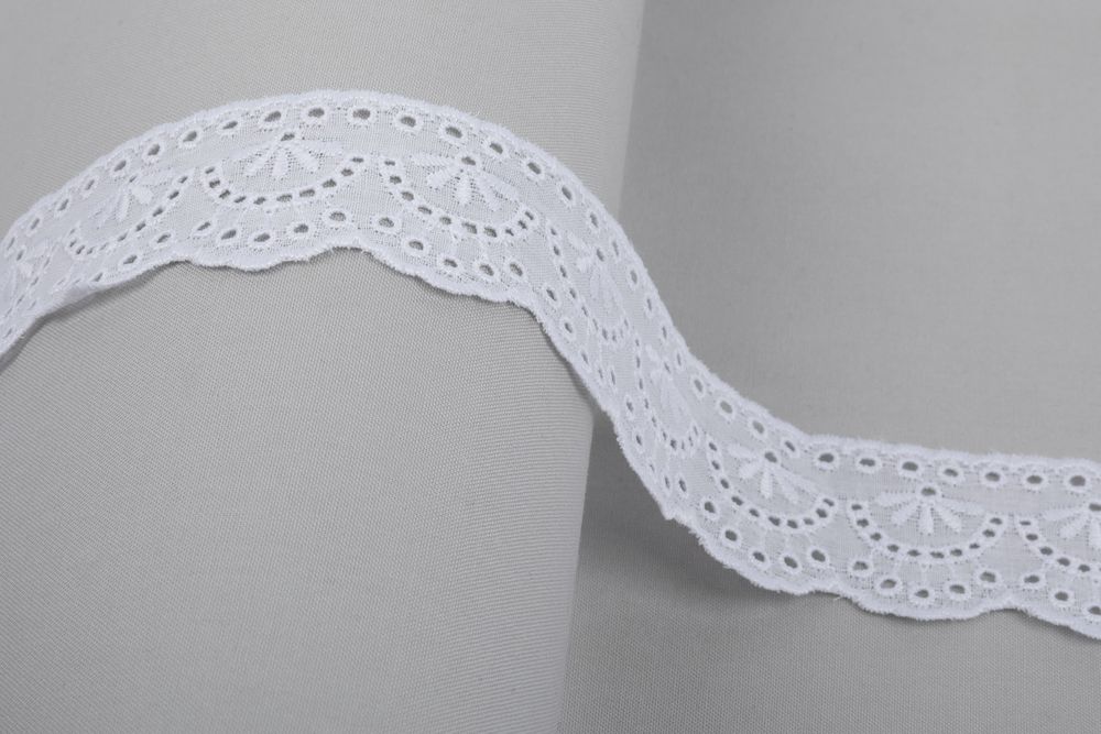 Кружево шитьё 37 мм / 10 м, белый, Gamma GYEM-3701