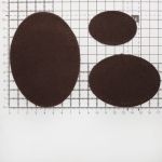 Набор заплаток пришивных из замши, овал 4х5,5см, 6х8,2см, 8х10,9см, с перфорацией, 3 шт (21 темно-коричневый), 59404