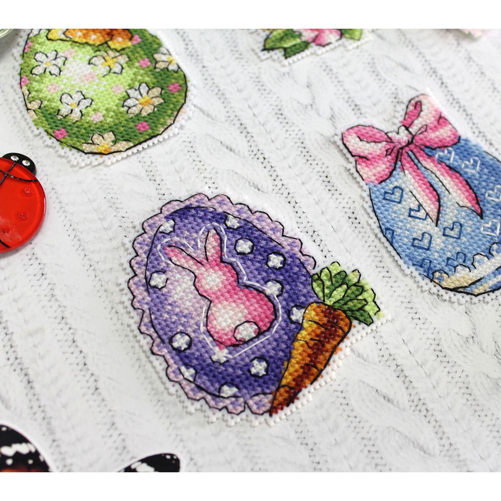 Набор для вышивания на пластиковой канве МП Студия Пасхальный квартет 8х7см, Р-589