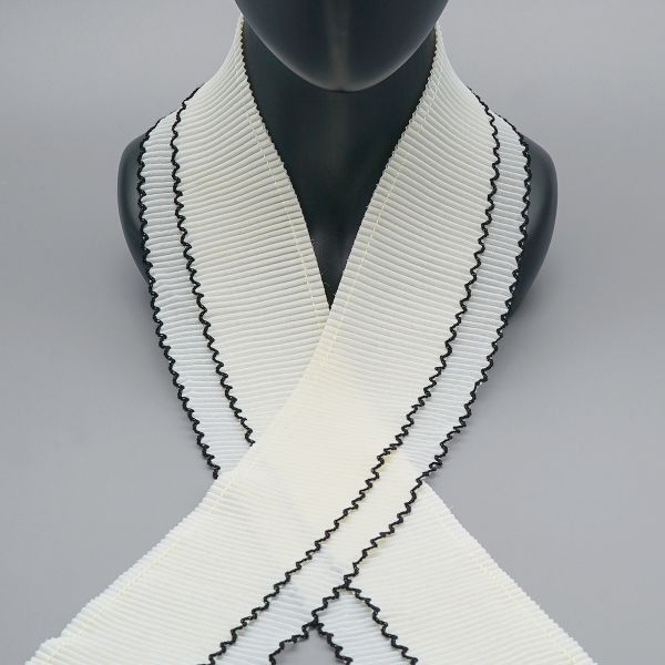 Кружево плиссированное 80 мм, / 45.72 метра, складка плиссе, двухслойное, цв. молочный с черным краем