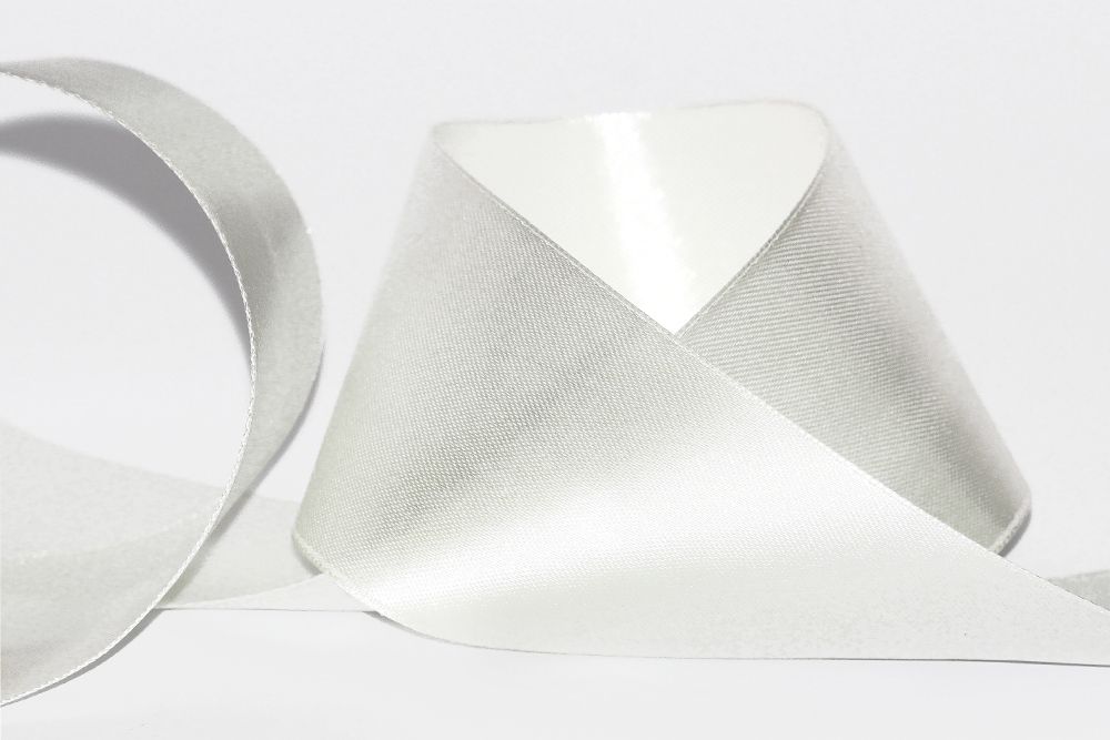 Лента атласная 1-сторонняя 50.0 мм / 33±2 метра, 013 св.салатовый, Gamma