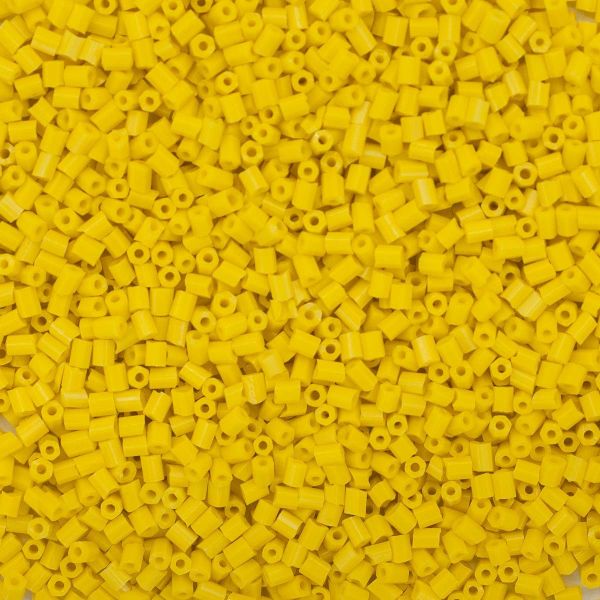 Рубка Astra&Craft 11/0 (2.1 мм), 200 г (10х20 г), цв. 42 желтый/непрозрачный