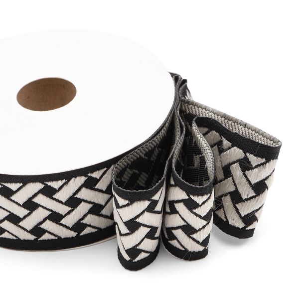 Лента (тесьма) жаккардовая 35.0 мм / 10±0.5 метров, бордюр Плетеный орнамент 35274 V9 черный/серебро
