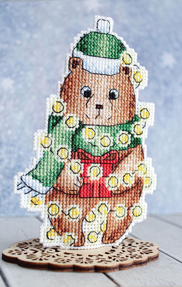 Набор для вышивания нитками МП Студия (Жар-птица), Новогодний мишка 12х8 см