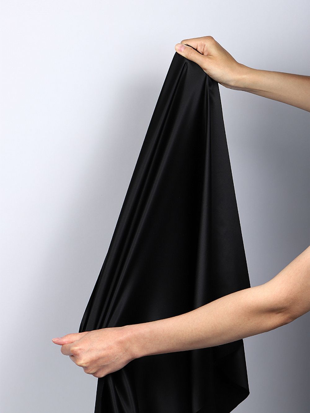 Атлас стрейч для нижнего белья 107 г/м², 125 см / 25 метров, 0180 цв.черный