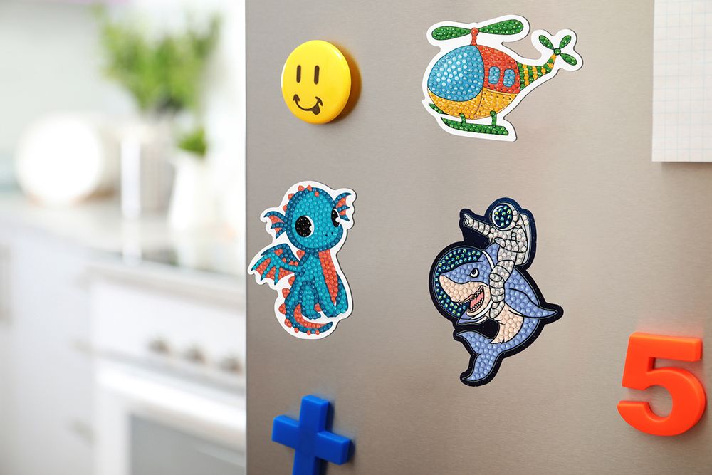 Алмазная (кристальная) мозаика Фрея ALVM-081, магнит Астронавт на акуле, 8х10.5 см