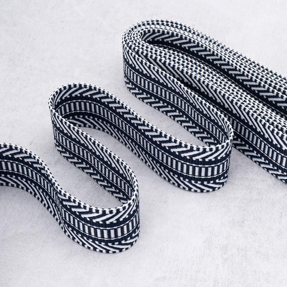 Стропа (ременная лента) 38 мм / 3 метра, [40 г/пог.м], с принтом 2-сторонняя, T021 т.синий/белый), 3Al352