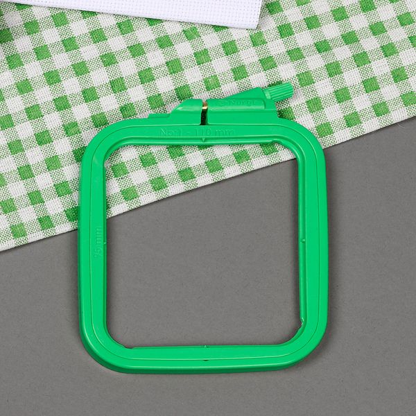 Пяльцы-рамка пластиковые 110х95 мм, Nurge NUR.170-11.5 цв.зеленый