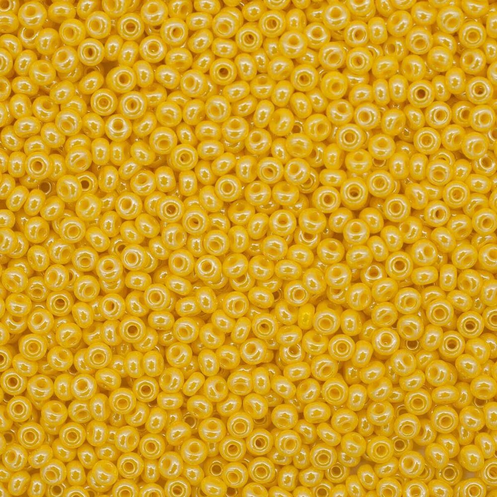 Бисер Preciosa 10/0 (2.3 мм), 100 г (5х20 г), непрозрачный с покрытием, цв. 88110