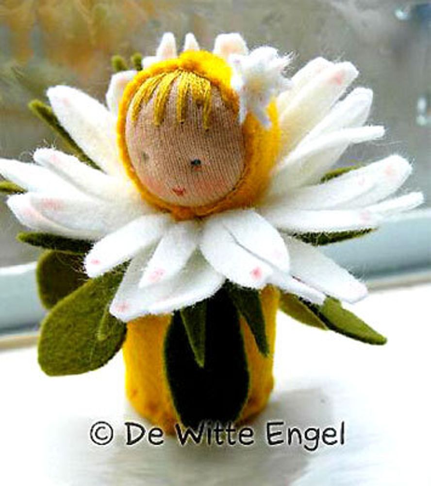 Набор для шитья вальдорфской куклы &quot;Маленькая Маргаритка&quot;, De Witte Engel, A54000