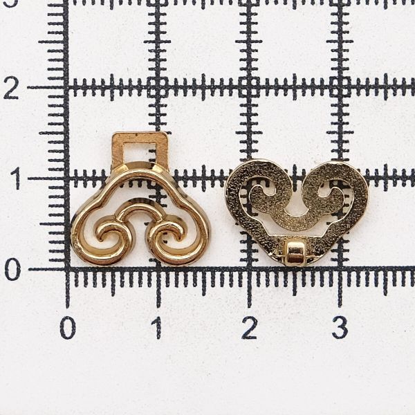 Крючки пришивные декоративные 24х15 мм, золото, 6 шт