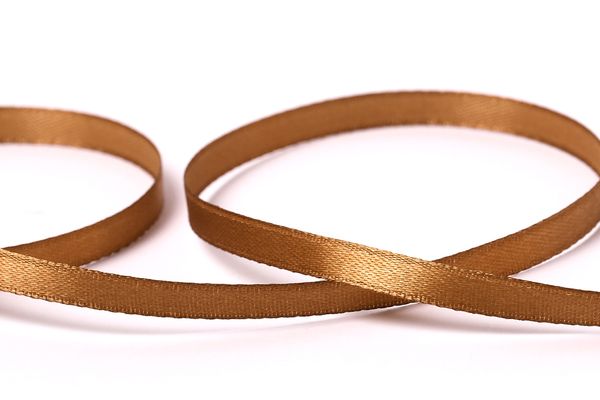 Лента атласная 1-сторонняя 6.0 мм / 33±2 метра, 121 св.охра, Gamma