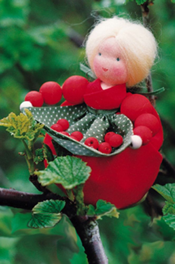Набор для шитья вальдорфской куклы &quot;Красная смородина&quot;, De Witte Engel, A11700