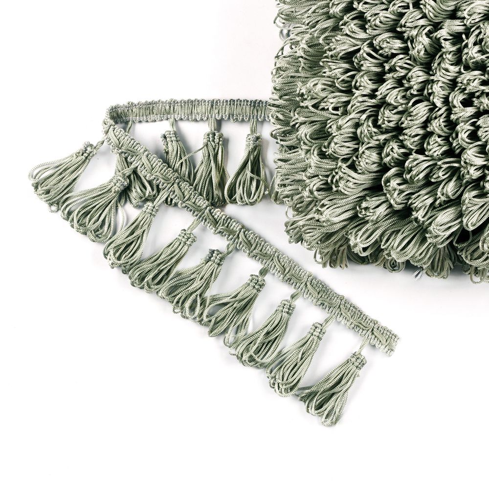 Бахрома отделочная 65.0 мм / 10 метров, с кистями, 230 св. серый, Gamma 999