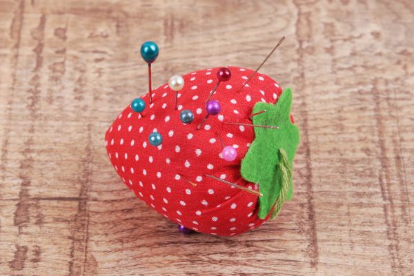 Подушечка для игл 4.5 см, клубничка, Gamma NDR-02