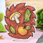 Набор для вышивания нитками МП Студия, на пластиковой канве Озорной ёжик 10х9см