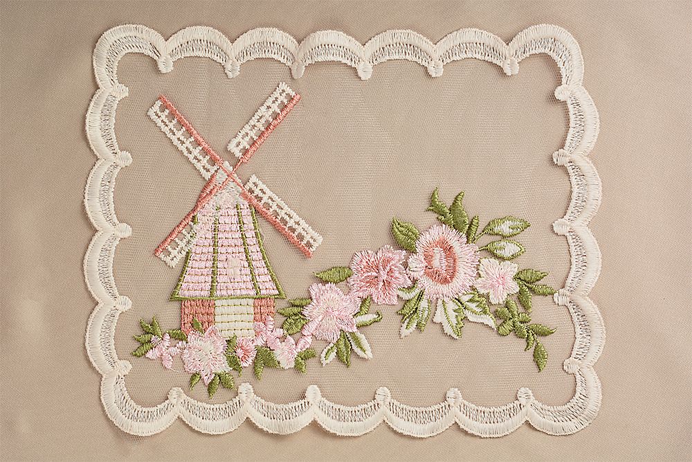 Пришивная кружевная аппликация с цветами и мельницей арт.TY.HTEX.15.2 255х200мм цв.молочный/розовый/зеленый уп.5шт, Kruzhevo