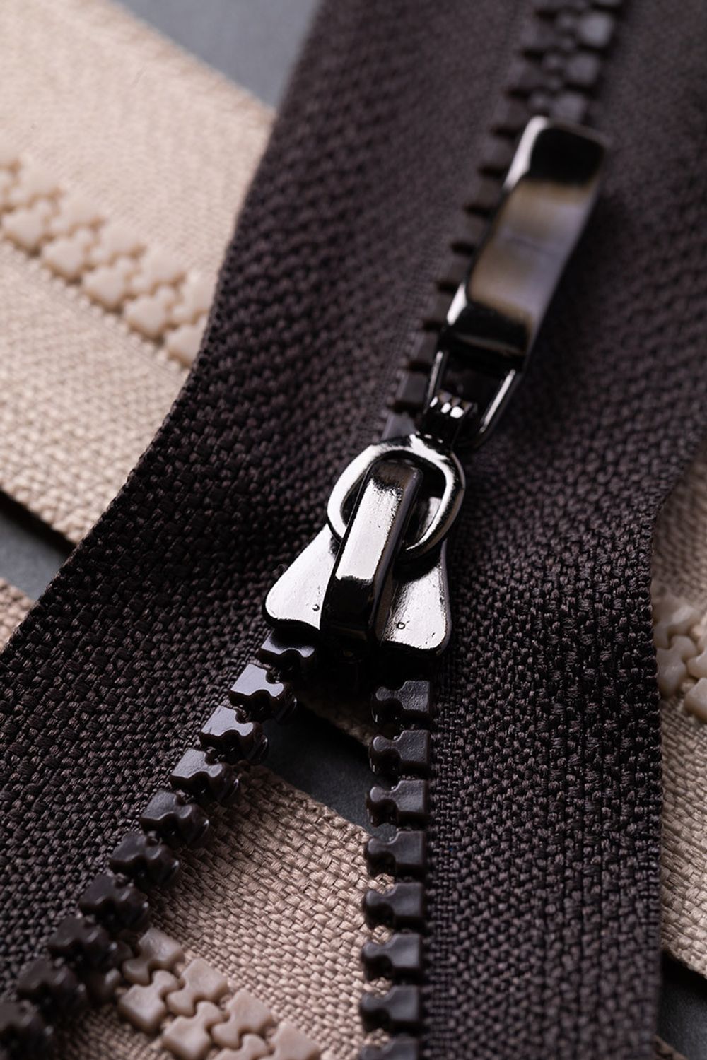 Молния трактор Т5 (5 мм) 1 зам., разъем., 75 см, реверсивный, 002 черный, G3051 Gamma, 10 шт