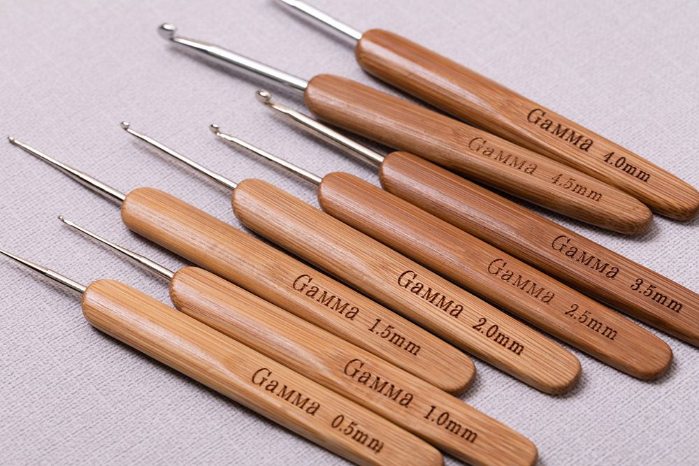 Крючок для вязания с бамбуковой ручкой ⌀2.0 мм, 13.5 см, сталь, Gamma RHB