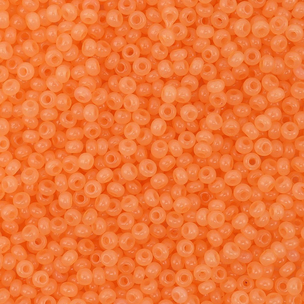 Бисер Preciosa 10/0 (2.3 мм), 500 г, эффект алебастра, круг.отв., (02184) 331-19001-10/0