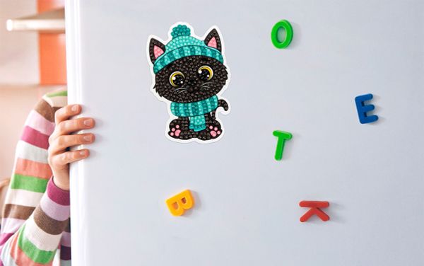 Алмазная (кристальная) мозаика Фрея ALVM-087, магнит Котик в шапке, 7х10.5 см