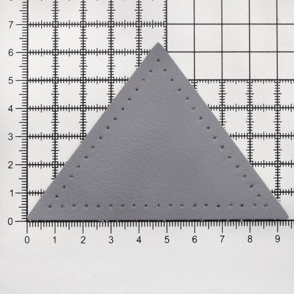 Заплатки пришивные из кожи, треугольник равнобедр., стор. 8см, с перфорацией, 2 шт, 100% кожа, 07 серый, 9903