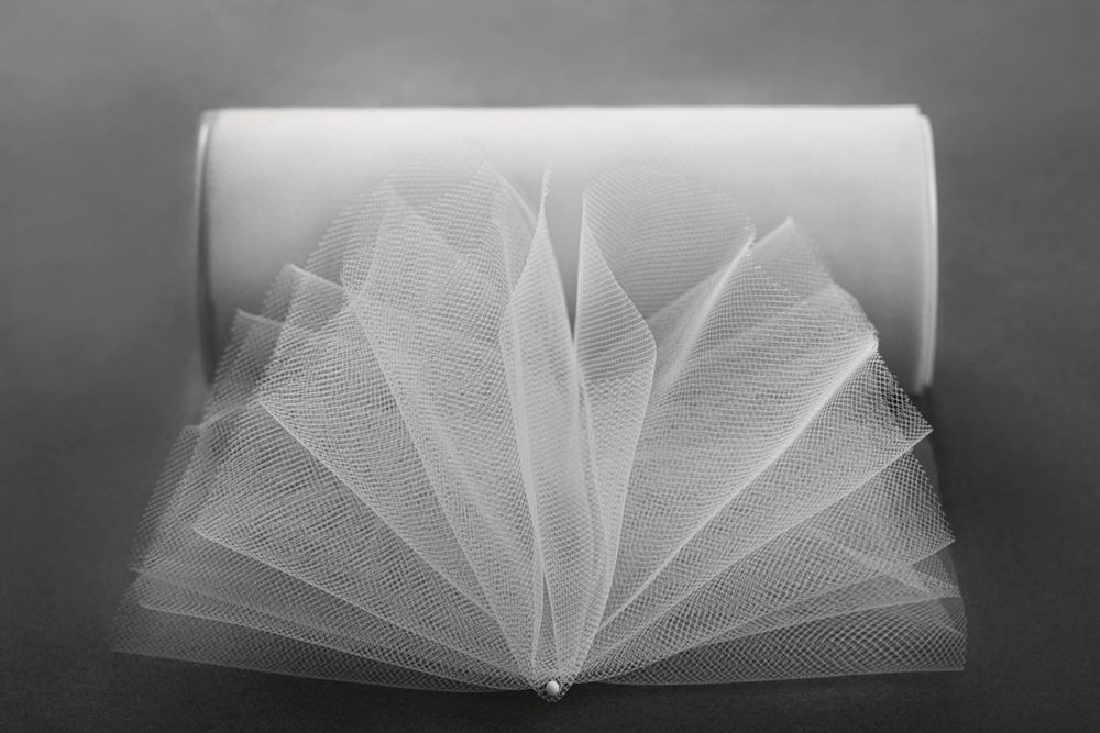 Фатин на шпульке средней жесткости, 100% нейлон, 150 мм, 01 белый, 22,86м, Gamma FTN/R