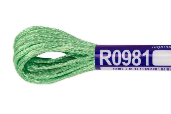 Мулине Gamma вискоза 100%, цв.R0981 св.салатовый, 12 мотков по 8 метров