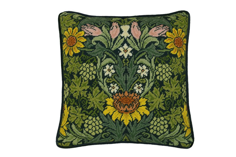 Bothy Threads, подушка Sunflowers William Morris (Подсолнухи), 35,5х35,5 см /TOS/