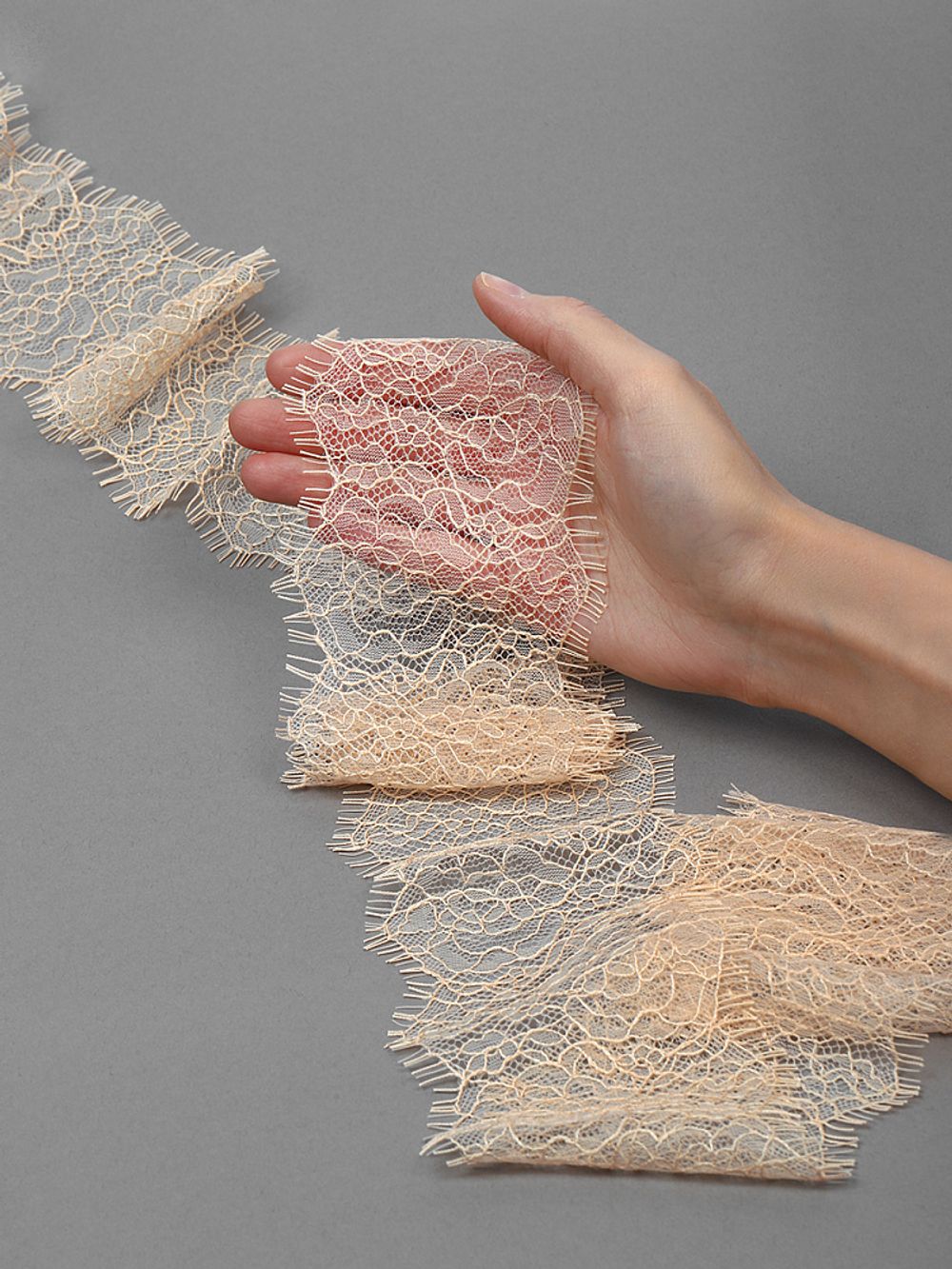 Кружево шантильи (реснички) 80 мм / 3 метра, TBY.75231, серебристый пион