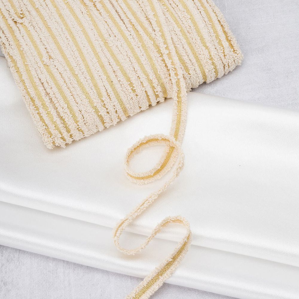 Тесьма отделочная твидовая 15 мм / 82.29 метра, с люрексом, натуральный/золото, 3Al284