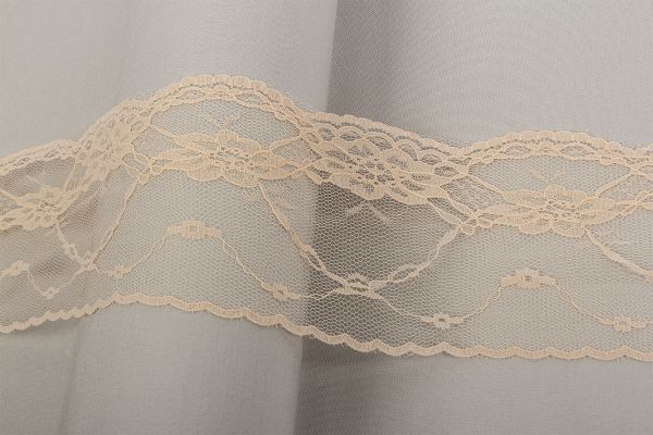 Кружево на сетке 88 мм / 25 м, 520 бежево-розовый, Blitz LCE-22