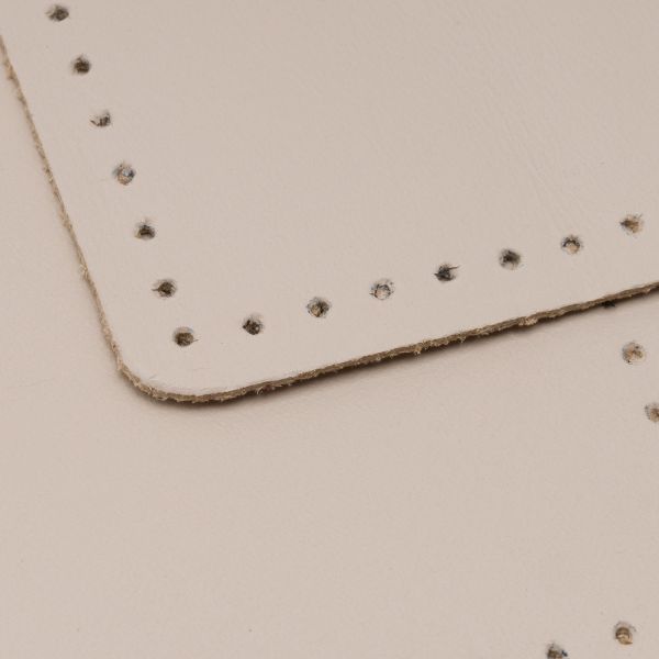 Заплатки пришивные из кожи, квадрат 6см с перфорацией, 2 шт, 100% кожа, 06 бежевый, 9112