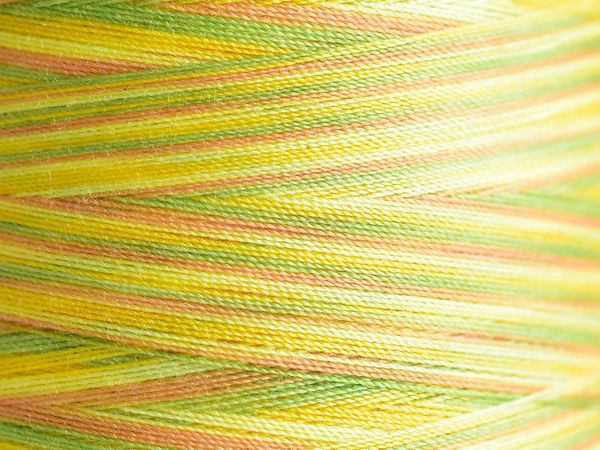 Нитки для машинной стежки Madeira Aeroquilt меланж №40, 2750 м, цв. 9511, 9131B, 1 катушка