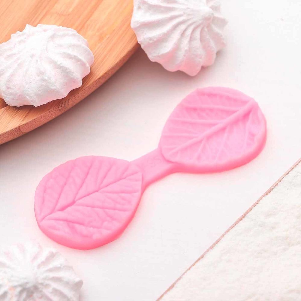 Молд 9,5х3,5х0,5 см, Листочек