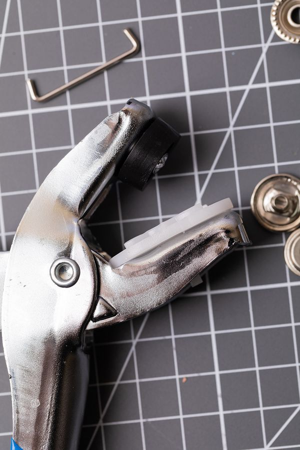 Щипцы для установки металлических кнопок, с кнопками, Micron HT-3