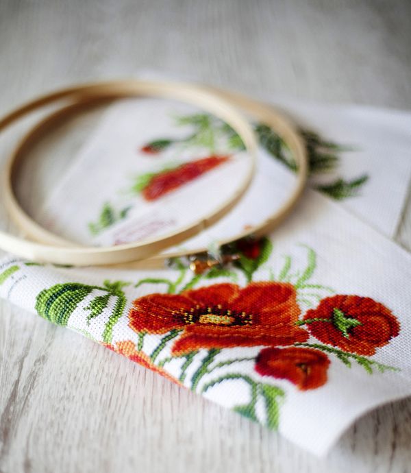 Набор для вышивания нитками Матренин Посад, Полевые маки 24х47 см