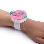 Игольница магнитная на руку 25 см, 1 шт, розовая/белая, Micron CEN-01