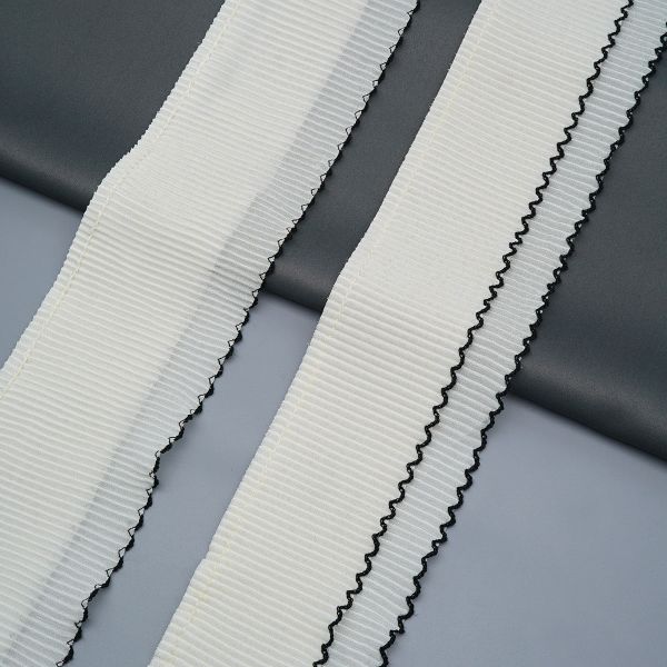 Кружево плиссированное 80 мм, / 45.72 метра, складка плиссе, двухслойное, цв. молочный с черным краем