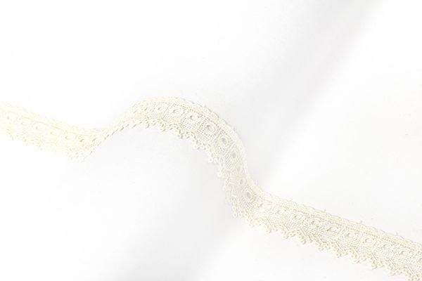 Кружево гипюр (плетёное) 31 мм / 8.8 м, кремовый, Gamma GGM-3101