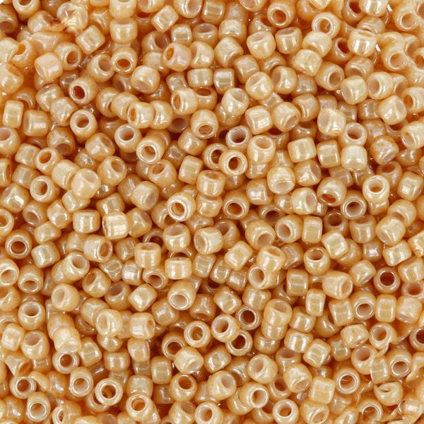 Бисер Toho 15/0 круглый (1.5 мм), 25 г (5х5 г), 0123D т.бежевый/перл