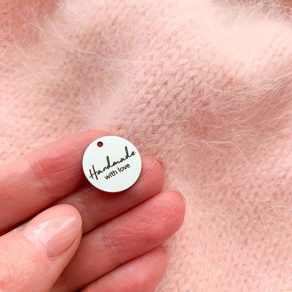 Бирка металлическая круглая с одним отв. "Hand Made with love" D16 мм, уп.4 шт