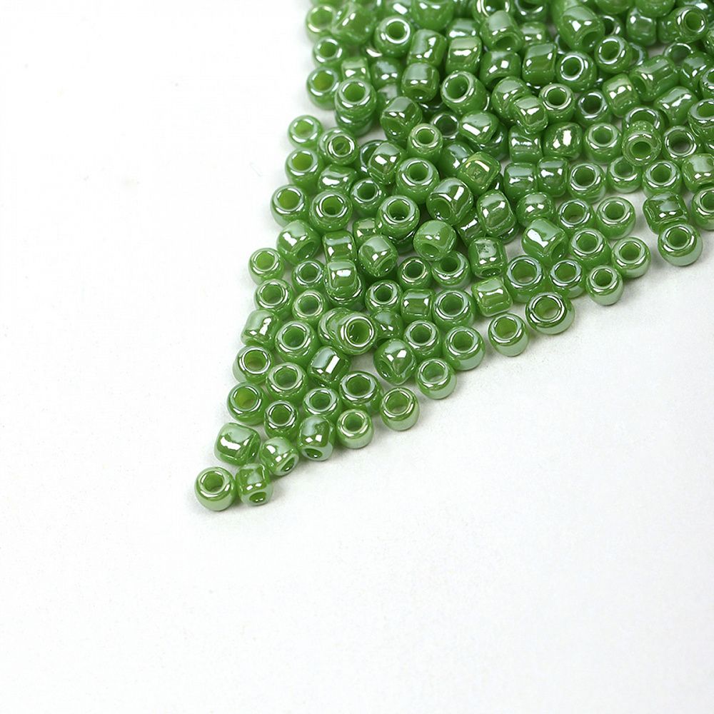 Бисер Magic4Hobby 12/0 (2 мм), 450 г, цв. 124, арт. OL.10/0