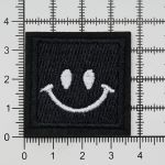 Термоаппликация Кубик с улыбкой 35х35мм (W.Black (бело-черный)), 2 шт, LA527