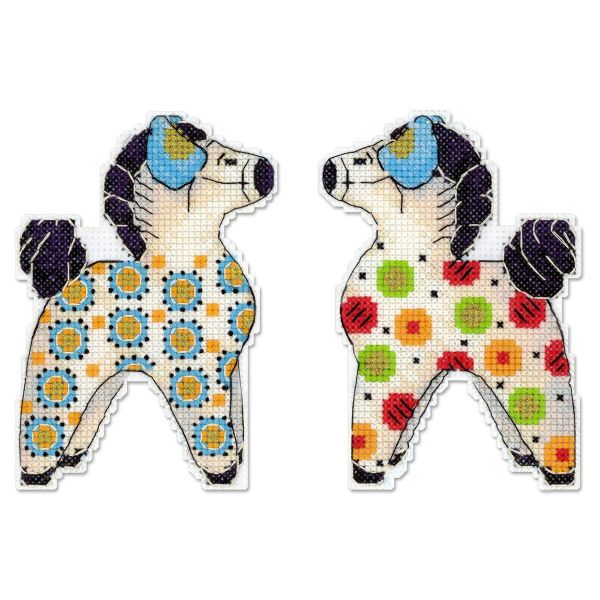 Набор для вышивания нитками МП Студия Р-1324, на пластиковой канве Красочная лошадка, 12х8 см